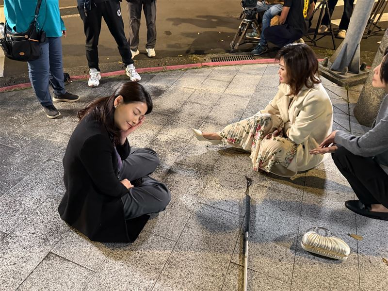 王樂妍（左）與謝承均關係密切，引發正宮陳珮騏（右）不滿。（圖／三立提供）