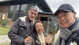 張光斗（右）曬虞戡平（左）近照。（圖／翻攝自張光斗臉書）