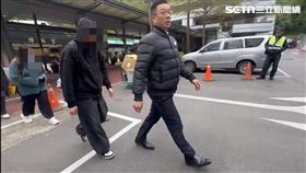  北市郭女在北投湯屋泡湯猝死，李男目睹女友身亡後心臟病發送醫不治，兩人兒子陪同相驗。（圖／翻攝畫面）