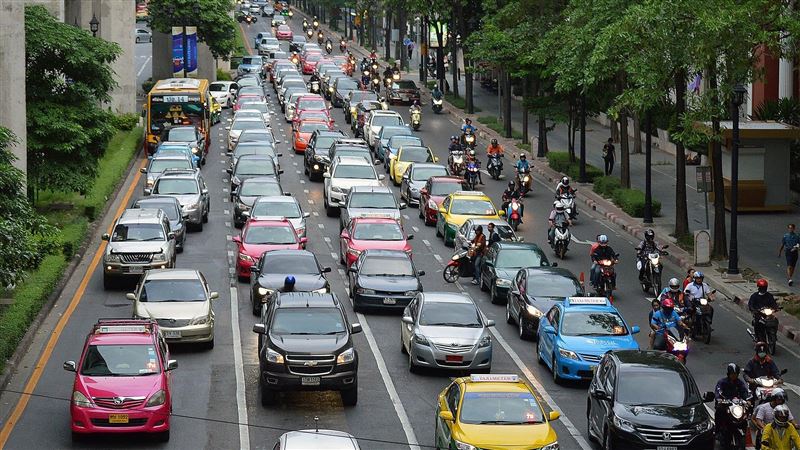 農曆年前天象出現轉折，專家提醒近期能量變化，返鄉出行與人際互動需多留意。（示意圖／PIXABAY）