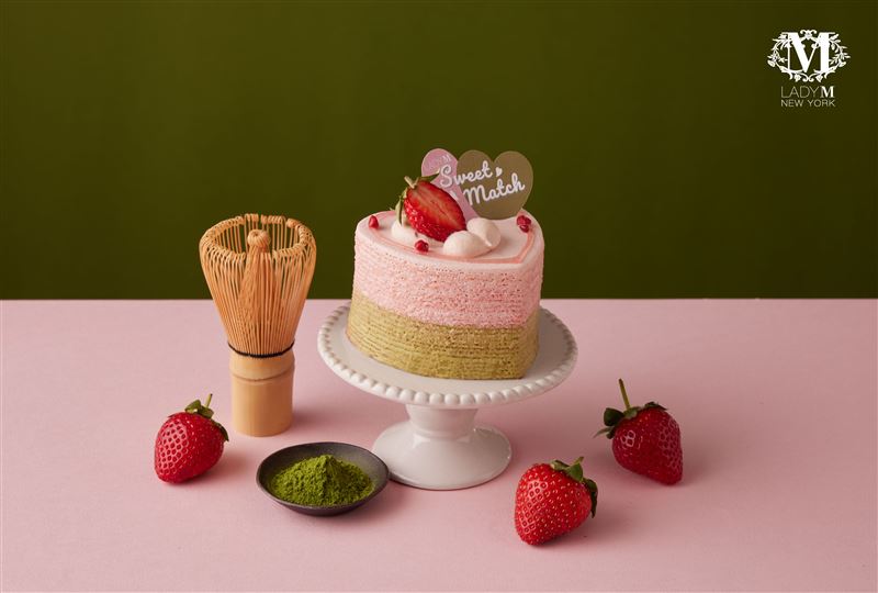 LADY M西洋情人節限定「心型草莓抹茶千層蛋糕」NT$450。（圖／品牌業者提供）