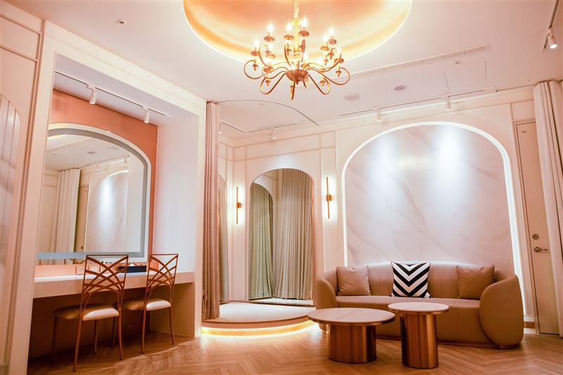 維多麗亞酒店甫翻新新娘休息室，擁有寬敞奢華的休息空間。（圖／飯店旅宿業者提供）