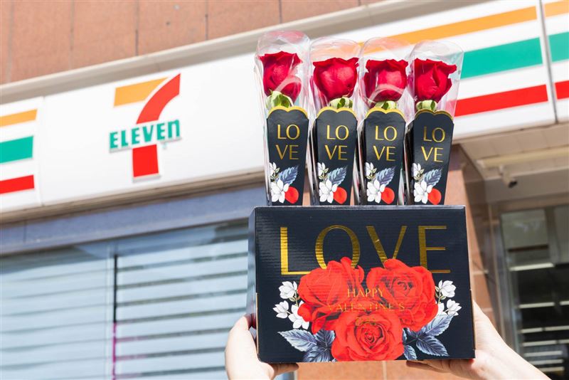 統一企業集團獻上「進口空運玫瑰花」，迎接浪漫西洋情人節。（圖／品牌業者提供）
