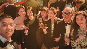 大S（右三）在日本逝世前，才剛盛裝出席王偉忠女兒的歸寧宴。（翻攝自黑人陳建州IG）