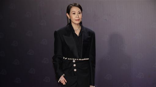 素顏驚人！56歲劉若英1動作被讚人美心善