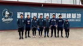 富邦悍將邀請前阪神虎資深防護員小滝康樹來台客座。（圖／富邦悍將球團提供） 