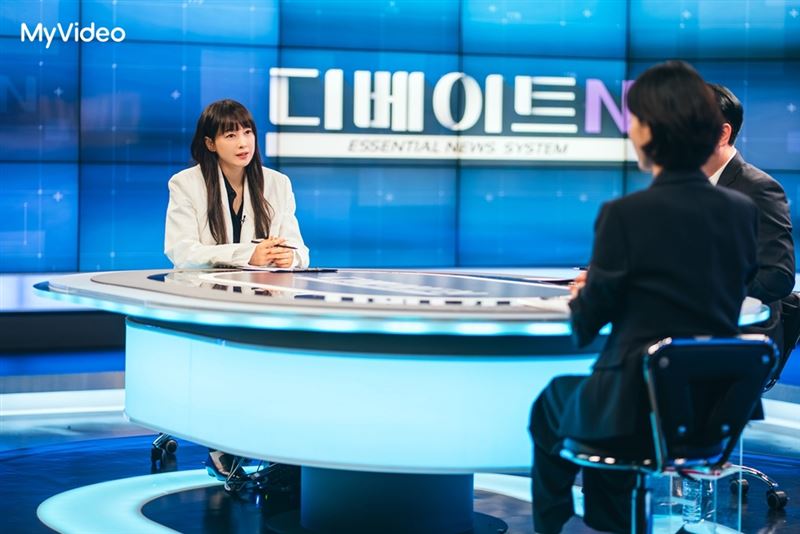 李奈映睽違3年回歸小螢幕，出道28年在劇中首當律師。（圖／台灣大哥大MyVideo提供）