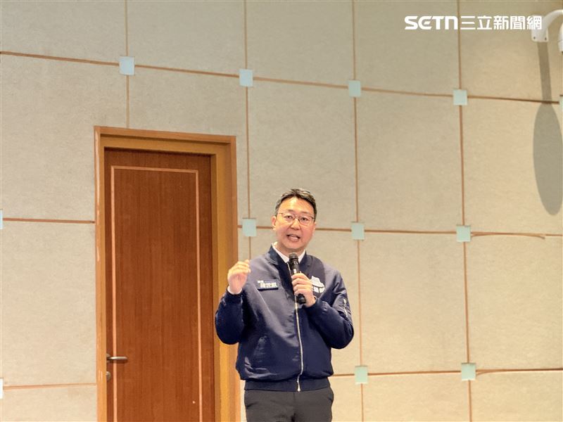 交通部於10日舉行「2026年新春記者會」交通部長陳世凱分享2025年成果以及2026展望。（圖／記者李育道攝影）