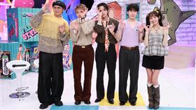 FTISLAND成員李洪基、李在真、崔敏煥(左至右)與主持人羅志祥、林襄(圖/中天提供)