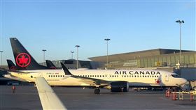 加拿大航空公司宣布停飛往古巴的班機。（圖／翻攝自X平台 @KURIERat）