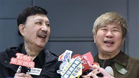 余天(左)與胡瓜受訪。（圖／記者鄭孟晃攝影）