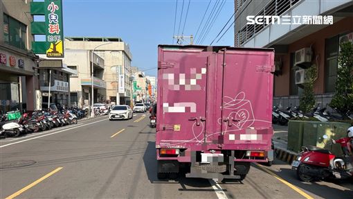 抓違停引眾怒！檢舉達人遭路人包圍怒嗆