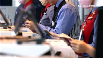 獨／起飛前「地勤撕破護照」　旅客錯愕