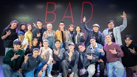 《角頭》黃金團隊打造全新電影《BAD GIRL》近日殺青。（圖／曼尼娛樂投資股份有限公司提供）