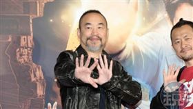 「麻吉大哥」黃立成以投資老闆身份現身電影《功夫》首映會，媒體最為關心他是否真的買下豪宅「陶朱隱園」，但他再度否認，打槍傳聞。