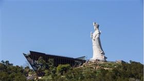 ▲遠看就像媽祖乘船。（圖／翻攝自交通部觀光署馬祖國家風景區管理處）