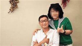 張妻（右）曾抓包張振平（左）偷吃女助理，但為了家庭隱忍至今。（翻攝張妻臉書）