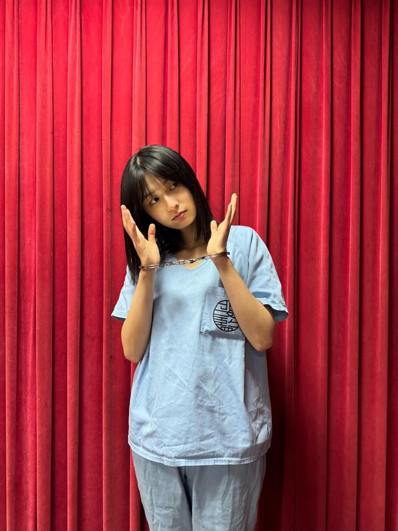 晨亦甯透露，自己在片中因為吃霸王餐入獄。（圖／翻攝自IG @317century）