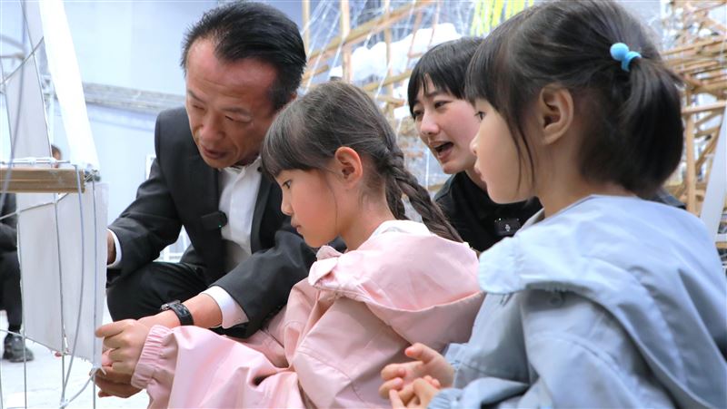 2026台灣燈會！翁縣長體驗製作巨型紙燈籠