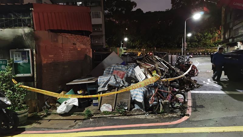 台北建管處呼籲市民檢視自家違建構造安全，若掉落傷人，市府不僅強拆，所有權人還會揹刑責官司，罰單最重還將開罰30萬。（圖／建管處提供）