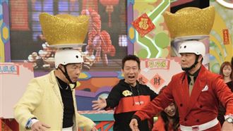 徐乃麟錄影突怒摔手稿　氣直呼：不要看了