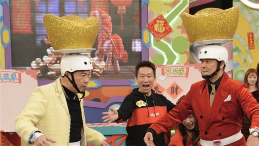 徐乃麟錄影突怒摔手稿　氣直呼：不要看了