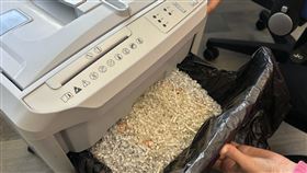 定期清理廢紙桶，避免過度堆積造成回堵。（圖／486商務通提供） 