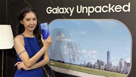 三星發表新一代折疊手機Galaxy Z Flip7，主打「輕巧潮拍」、「AI隨行」兩大核心。（圖／記者王文承攝影）