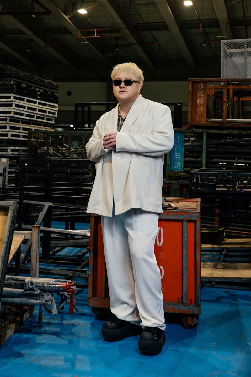 葵剛將在3月以個人身分開唱。（圖／華納音樂提供）