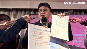 鐵道局局長楊正君今（11）日就「高鐵延伸宜蘭」及「北宜直鐵替代方案」進行說明。（圖／記者李育道攝影）