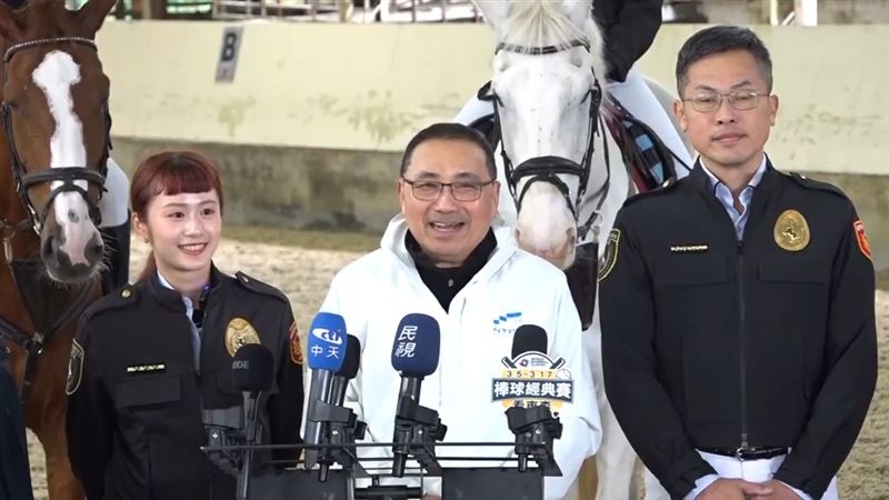 侯友宜化身一日騎警。（圖／新北市政府提供）