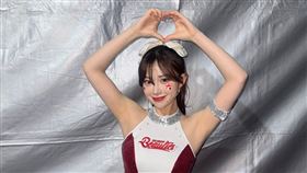 味全小龍女韓籍女神金娜妍首度在台跨年演出。（圖／翻攝自IG @naaa_.y）