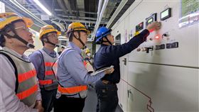 台電台中區處，馬不停蹄啟動春節專案檢測，確保交通與醫療重要用戶連假用電穩定(圖／台電提供)