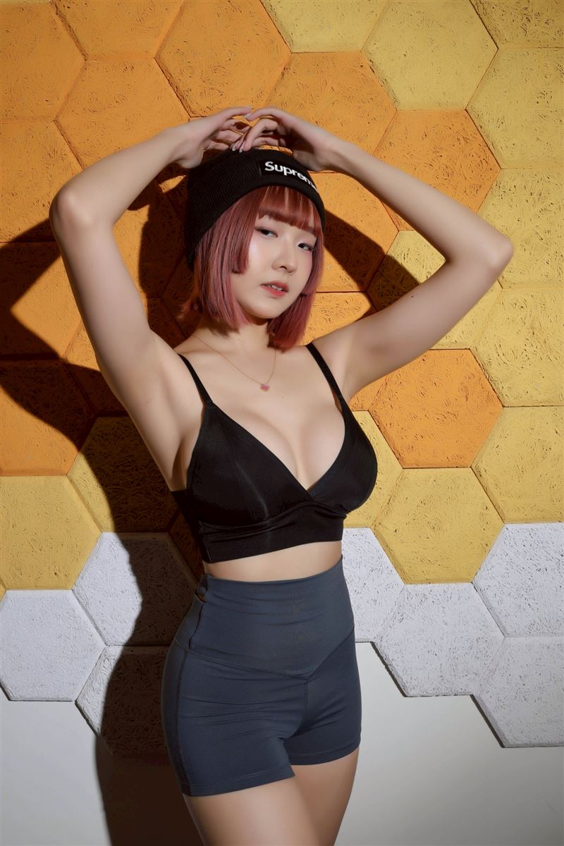 SWAG直播主映辰外型亮眼。（圖／記者鄭孟晃攝影）