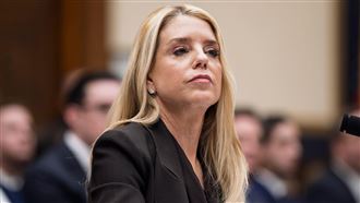 淫魔案火爆聽證　司法部長罵議員過氣魯蛇