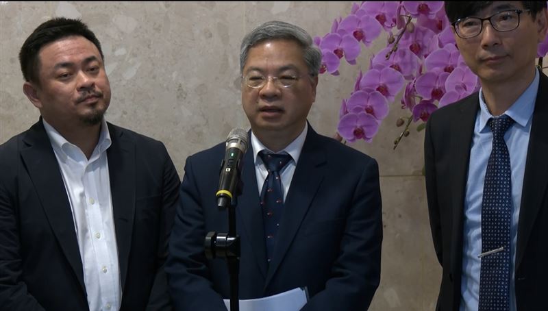 經濟部長龔明鑫 九大車廠喝咖啡 談關稅（圖／三立iNEWS提供）