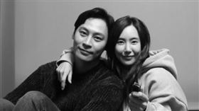 演員金允書（右）在社群上悼念鄭恩宇（左）。（圖／翻攝自IG @yoonseo_0328）