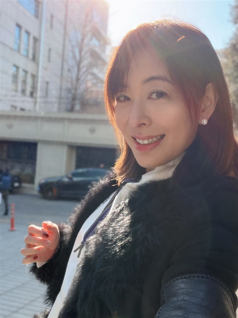 賈永婕日前親自走訪義光教會。(圖／翻攝自賈永婕臉書）