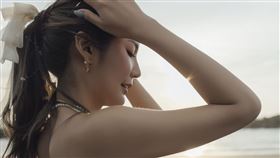 「AV界蛇姬芷媗Candy推出首本個人實體寫真。（圖／曖維多媒體廣告行銷提供） 