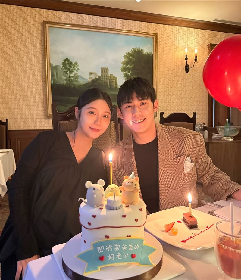 陳奕有感當爸後和老婆的兩人世界變少了。（圖／翻攝自陳奕IG）