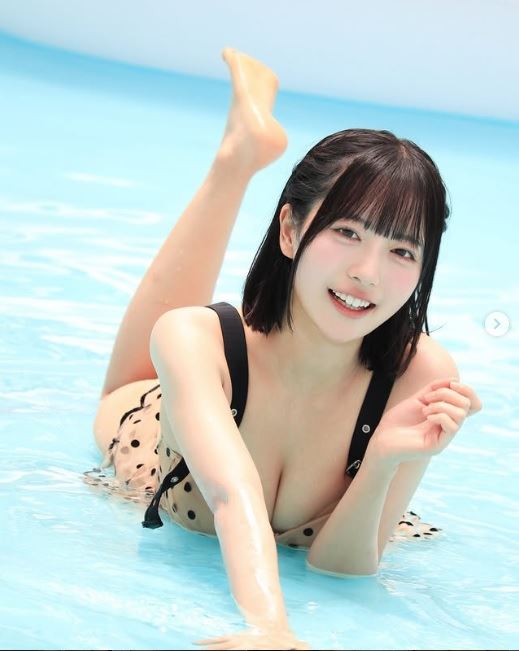 AV女優塔乃花鈴所有的片子在片商官網都消失，AV達人一劍浣春秋指出原因，就是拍A片的事被親人抓到了。（圖／翻攝自塔乃花鈴IG）