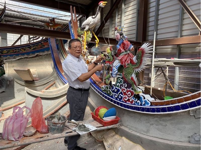 鄭盛宏藝師。（圖／翻攝自知本溫泉忠義堂粉絲專頁）