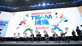 鴻海尾牙　劉揚偉　黃仁勳　郭台銘（圖／鴻海提供） 