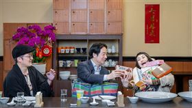 賴清德邀請日本大胃王女星Angela佐藤與日本YouTuber Iku老師共同開箱總統府（圖／總統府提供） 