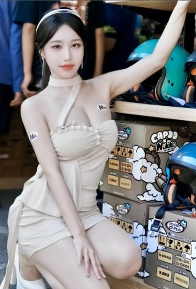 辣模「吐司妹允允」鍾允晴在IG擁有18萬粉絲追蹤。（圖／翻攝自IG）