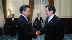 岡田克也（左）過去曾率團來台晉見馬英九（右）。（圖／翻攝自總統府網站）