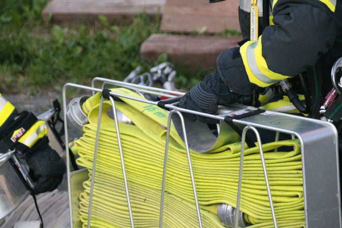 中國一名女子要求消防員把手洗乾淨再救她,引發熱議。(示意圖/取自pixabay)