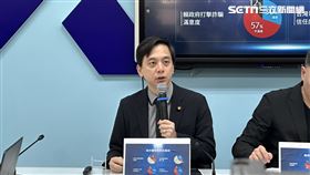 牛煦庭回應美34名跨黨派議員致函藍白黨主席籲盡速通過國防特別預算。（圖／記者詹宜庭攝影）