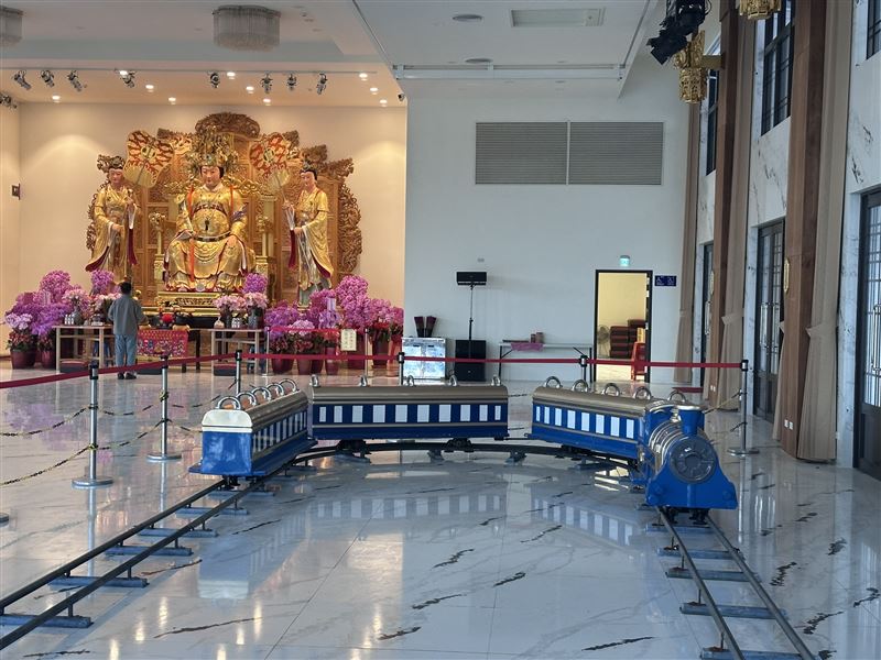 文化館內設置幸福小火車，串聯館內動線，提供親子家庭輕鬆體驗遊園樂趣