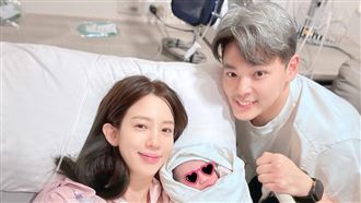 恭喜37歲愛雅生了　剖腹產下3100克兒子